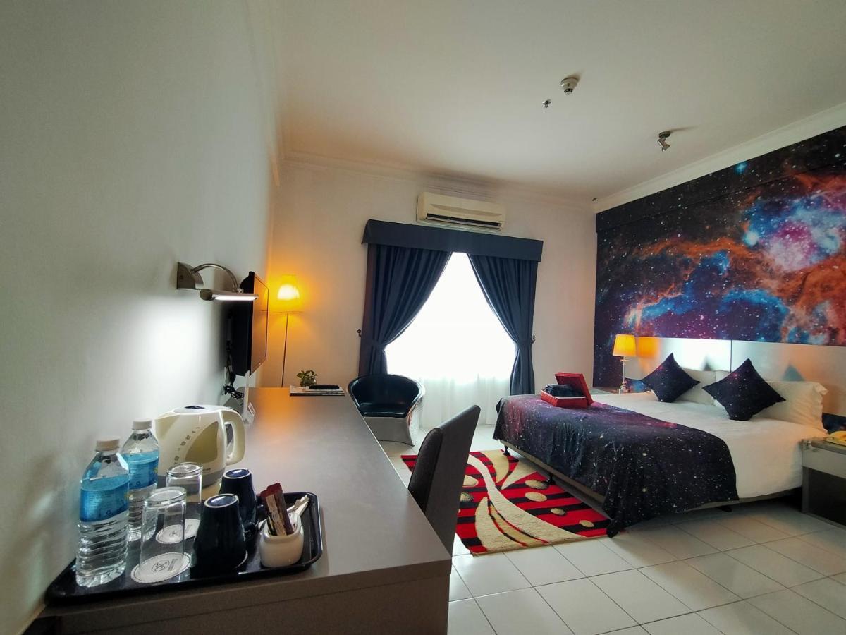 Klana Beach Resort Port Dickson Exterior photo